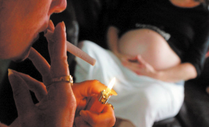 医学揭秘：孕妇吸烟孩子为何易得精神病?