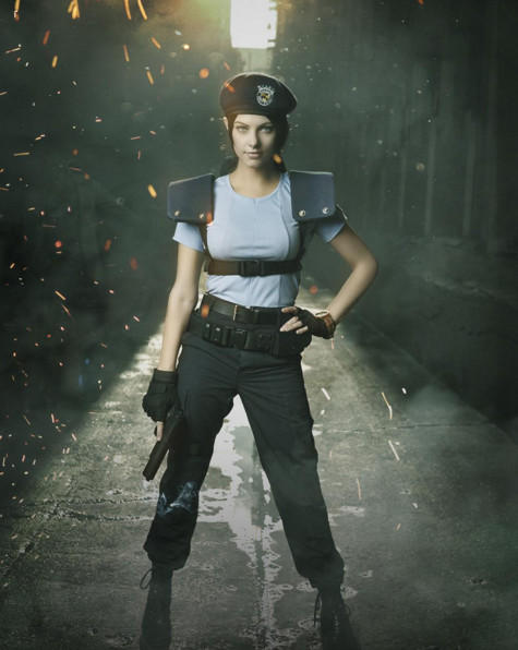 模特儿Julia Voth完整cosplay重现《恶灵古堡HD重製版》中的Jill造型