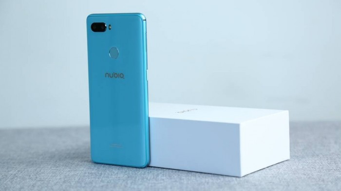 [图]nubia Z18mini拆箱图赏：珊珊来迟的小公牛全面屏手机