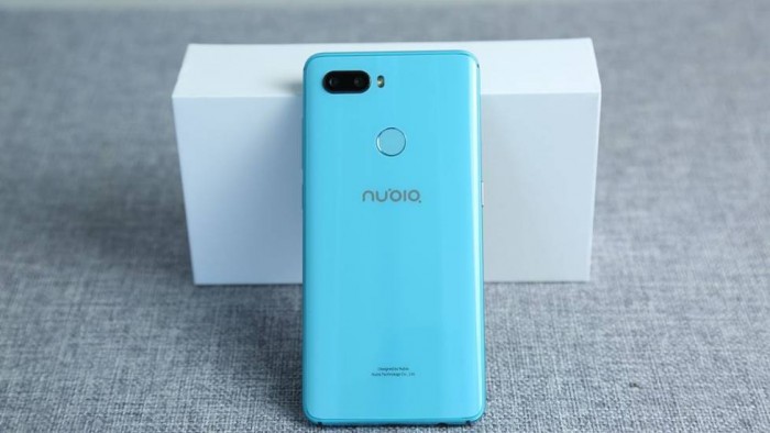 [图]nubia Z18mini拆箱图赏：珊珊来迟的小公牛全面屏手机