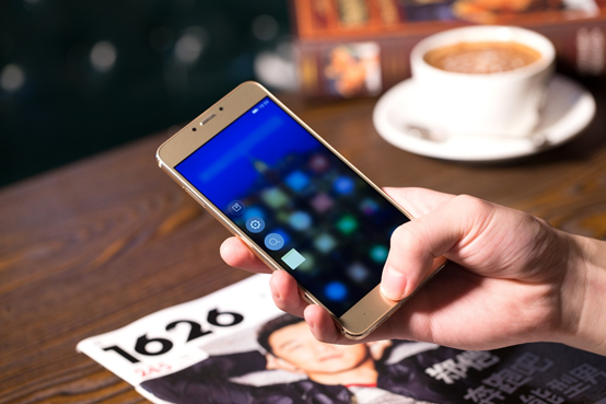 三色金属材料外置指纹识别 金立微信朋友圈公布新产品S6 Pro