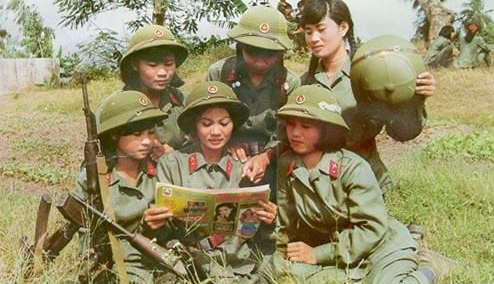 对越反击战中的越南女兵为何喜欢赤裸上阵？越南女兵强悍胜男人！