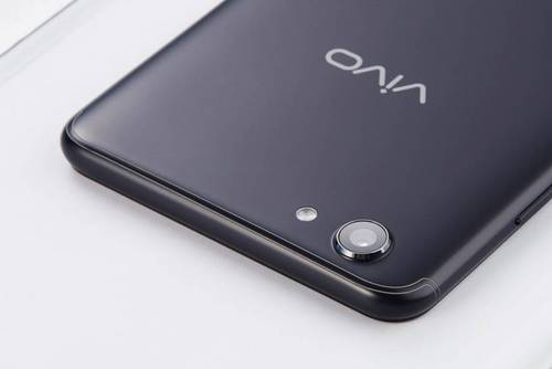 质价比极高 vivo Y71中档销售市场又一大作