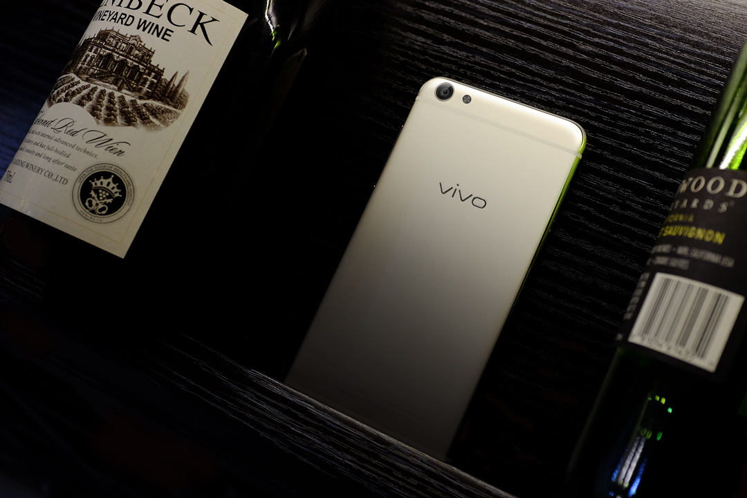 也是一款拍照神器？2499的长相vivo X7上手轻轻感受