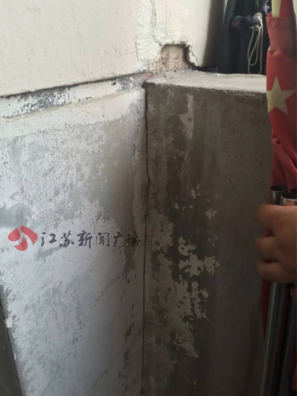 南京扬子江隧道通车半年，建设中损坏的房屋至今未维修