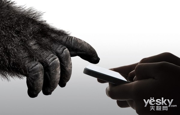 康宁公布第六代大猩猩玻璃，一米高可摔15次，完全抛下手机钢化膜