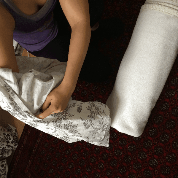 3分钟，4个简单的步骤，教你怎样制作瑜伽抱枕