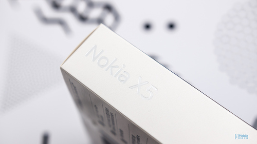 Nokia X5 999元档 性能颜值突出 拍照不足