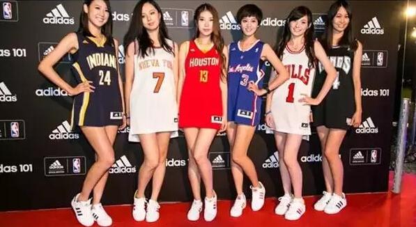 为什么女生穿nba球衣(NBA球衣女生的正确穿法，只需掌握8要素！)