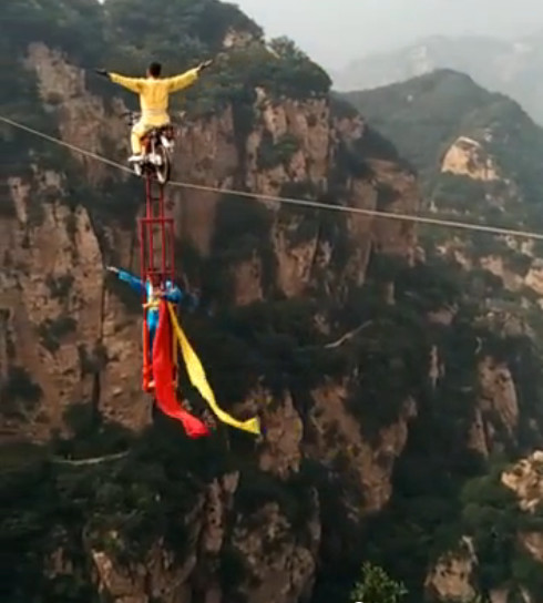 Sabeiningyi challenges headroom " balance bicycle "