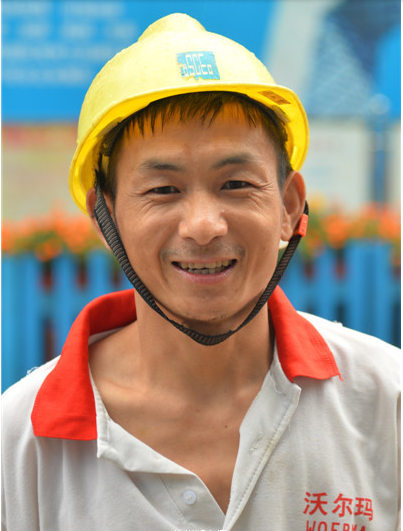 你知道建筑工人的笑容是什么样子的吗？