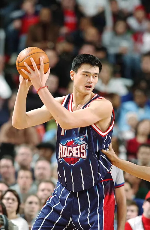 为什么cba大高个(为什么CBA球员身体对抗弱，只有到NBA才能增加力量？)