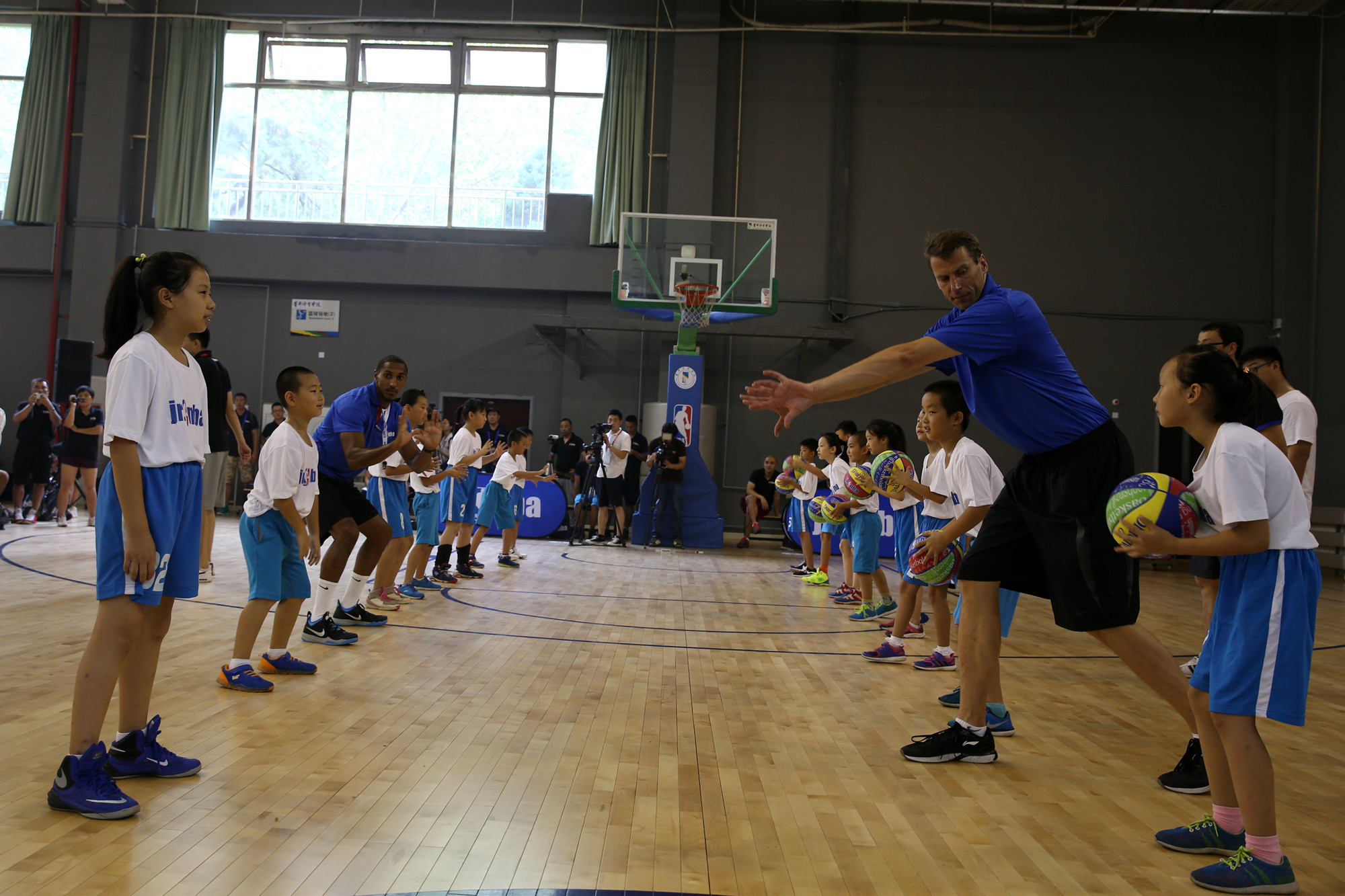 NBA中国正式开启全国中小学体育老师培训项目