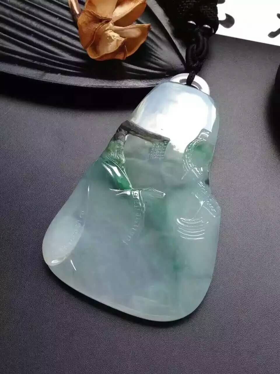 三个关于翡翠的小故事