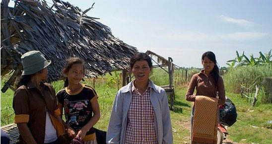 图说柬埔寨的“女儿国”：没有男人却有孩子