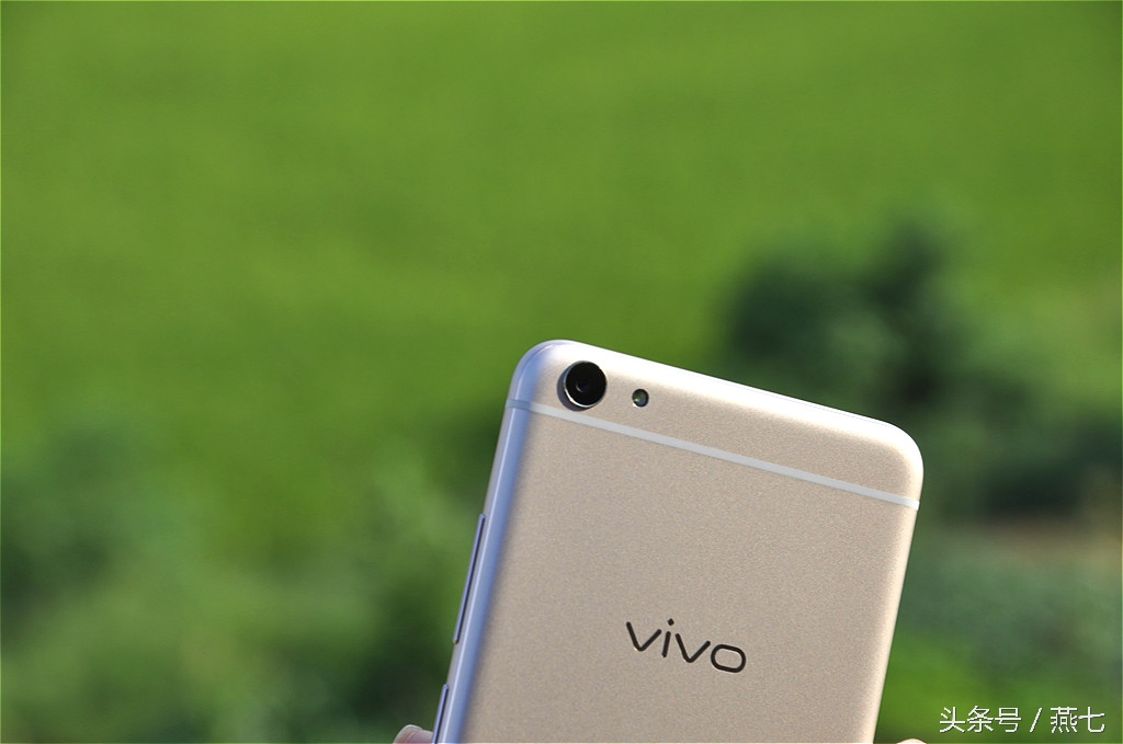 VIVO ×7 PLUS开箱篇：瑕不掩瑜，屏分天下