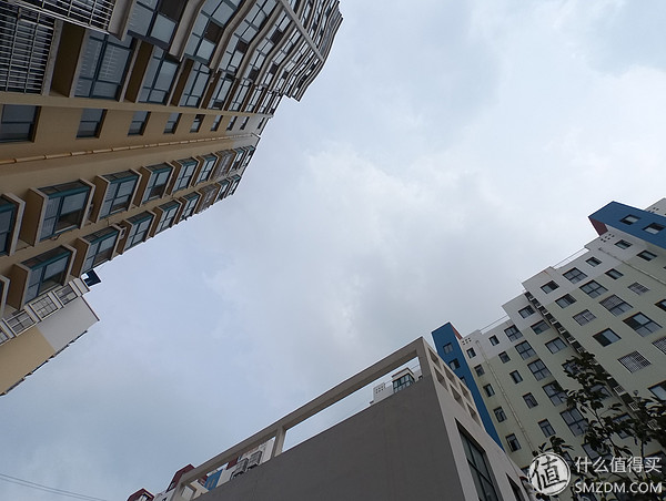 聽說這根“火腿腸”能拍大片？HTC 如影 深度評測
