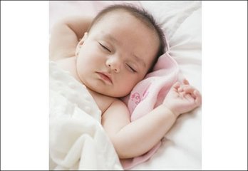 宝宝晚上睡觉出汗多的几种原因