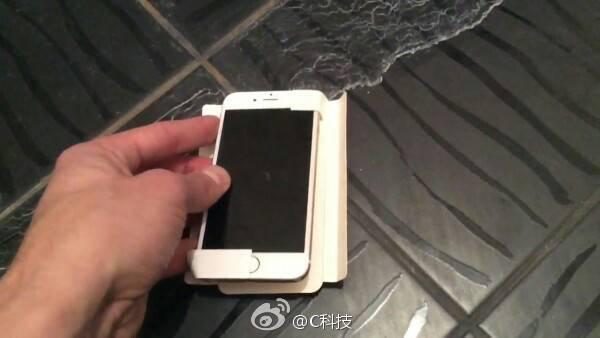 iPhone5se碟照在One More Thing网址出現