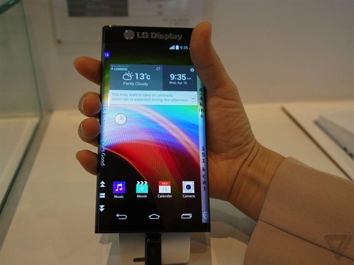 围绕式曲屏 LG手机显示屏专利权震惊！