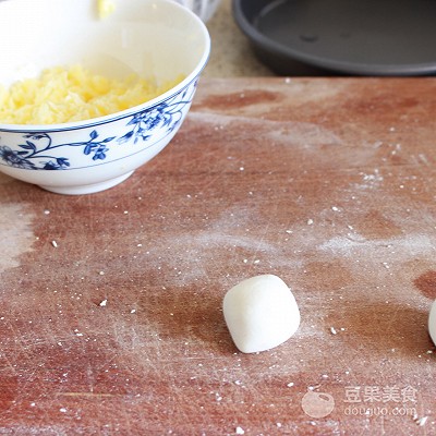 Zhi person bakes New Year cake (add way of Zhi person New Year cake)