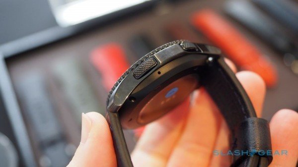 IFA 2016：掩藏在手腕子上的高科技 三星Gear S3上手图赏