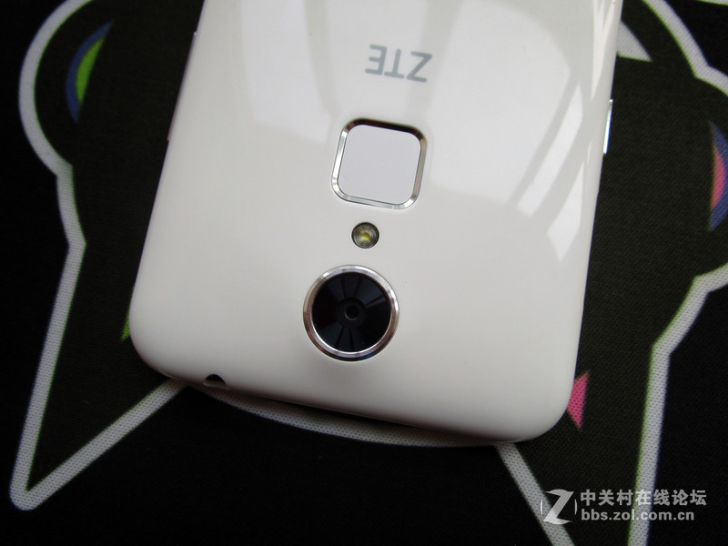 指纹识别小鲜肉明星——zte中兴Blade A1拆箱