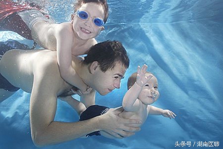 宝宝游泳后浑身红斑小疙瘩！不是水质问题，竟是泳衣惹的祸！
