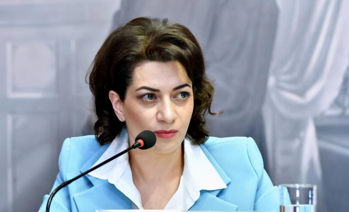 亚美尼亚总理夫人宣布结束军事训练，已准备好亲自上战场
