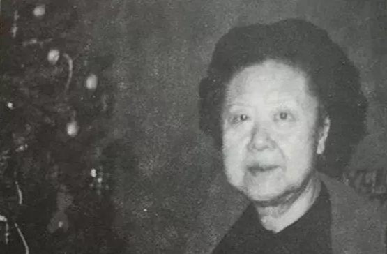 张学良的原配夫人，93岁离世，去世前留遗言使人泪满襟