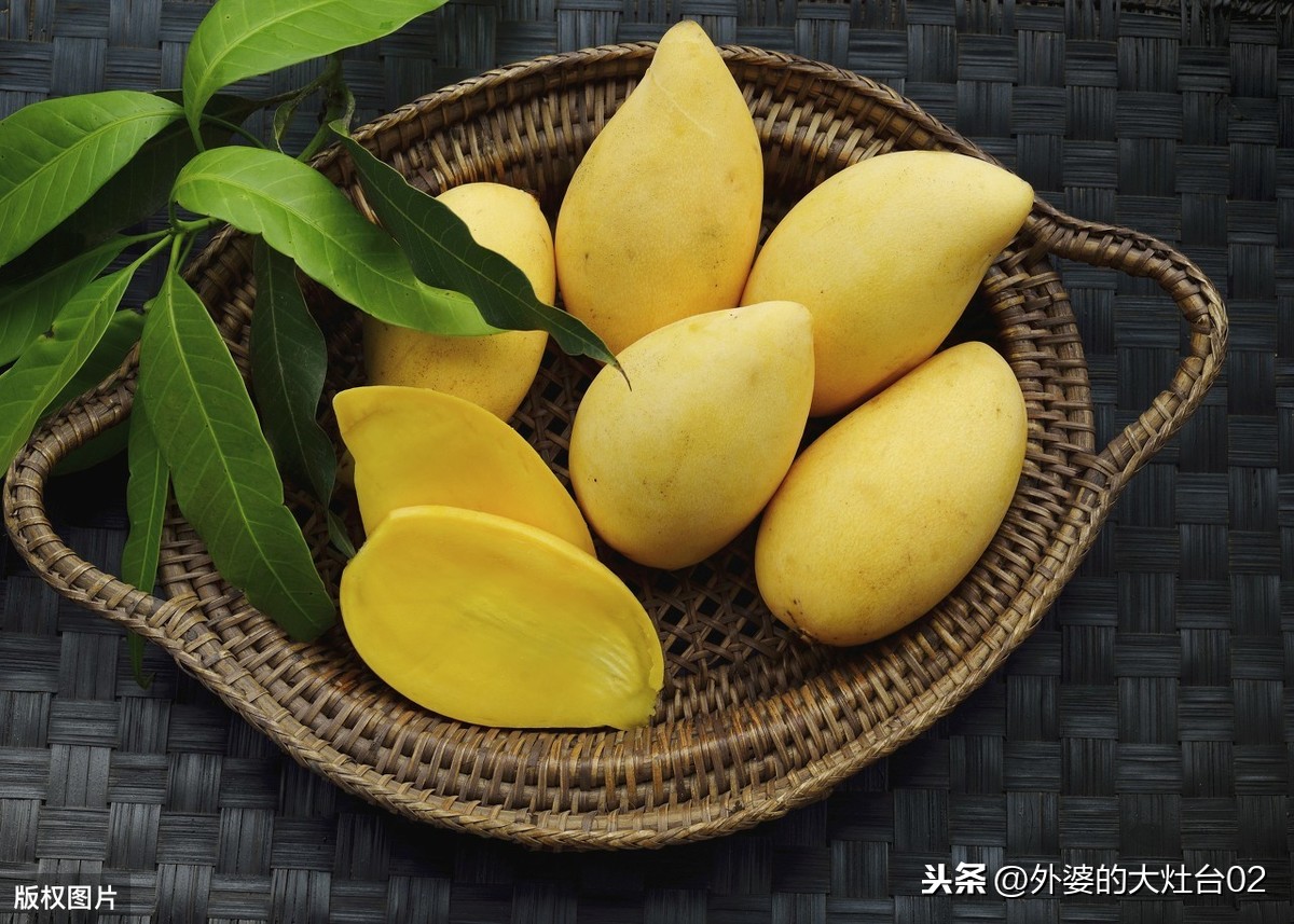 芒果这三种切法，一个比一个简单，再也不用吃得满手都是果汁了