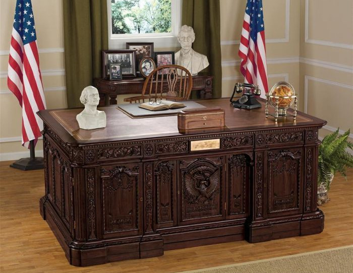 白宫内部办公桌图片