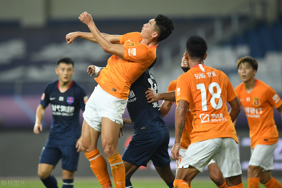 中超战报-武汉卓尔2-0重庆当代(武汉卓尔2-0重庆当代，巴普蒂斯唐一射一传奠定胜局)