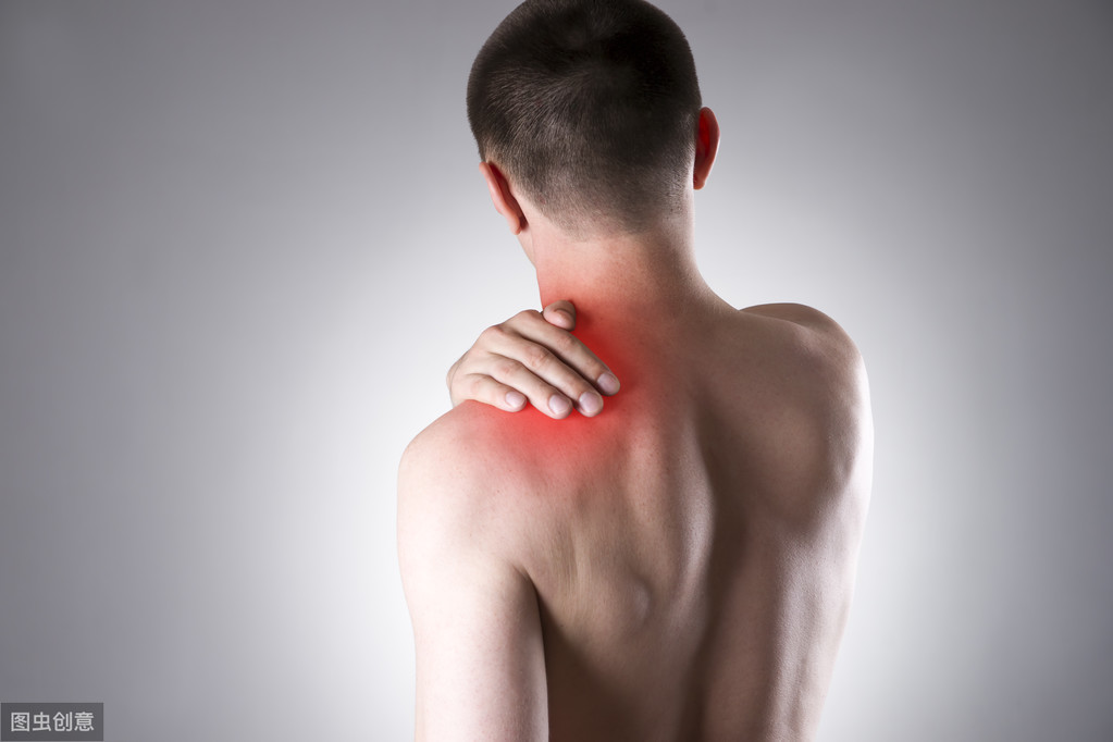 肩膀痛是怎么回事？符合5类表现，应早点去医院检查