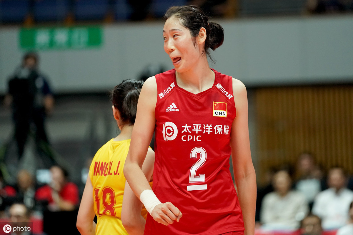 中国女排vs巴西世界杯2019(豪取6连胜！中国女排逆转巴西女排，郎平声嘶力竭：从零开始去冲)