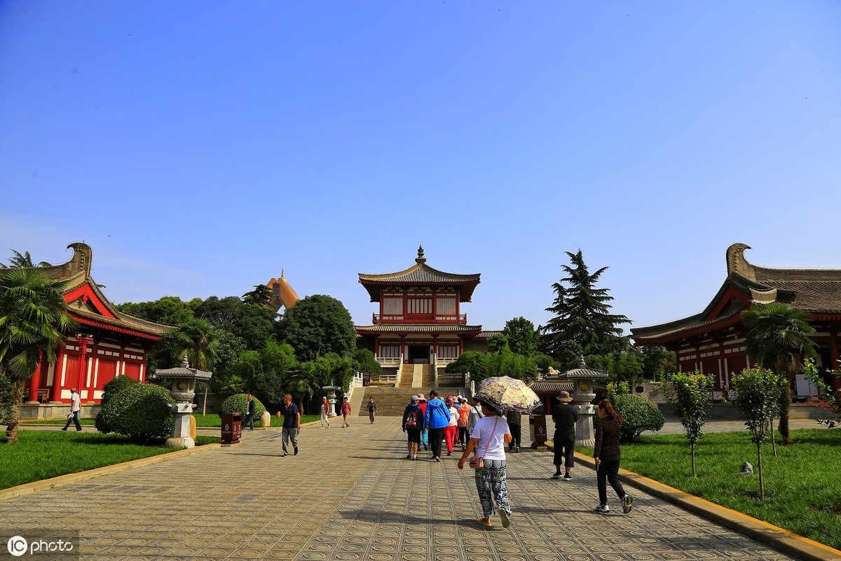 “真身宝塔”：法门寺（Famen Temple）