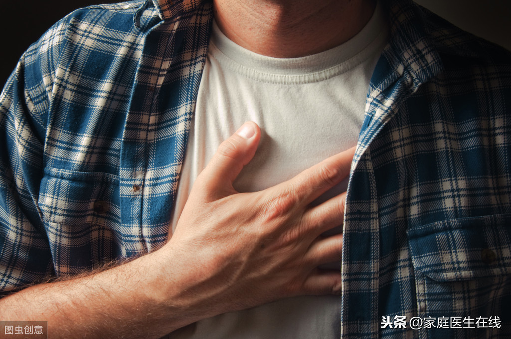 胸口中间痛是怎么回事？可能与5个因素有关，别大意了