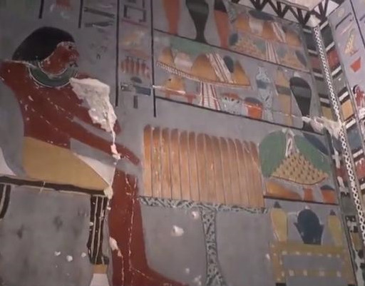 埃及发现4400年前古墓：壁画铭文鲜艳完整