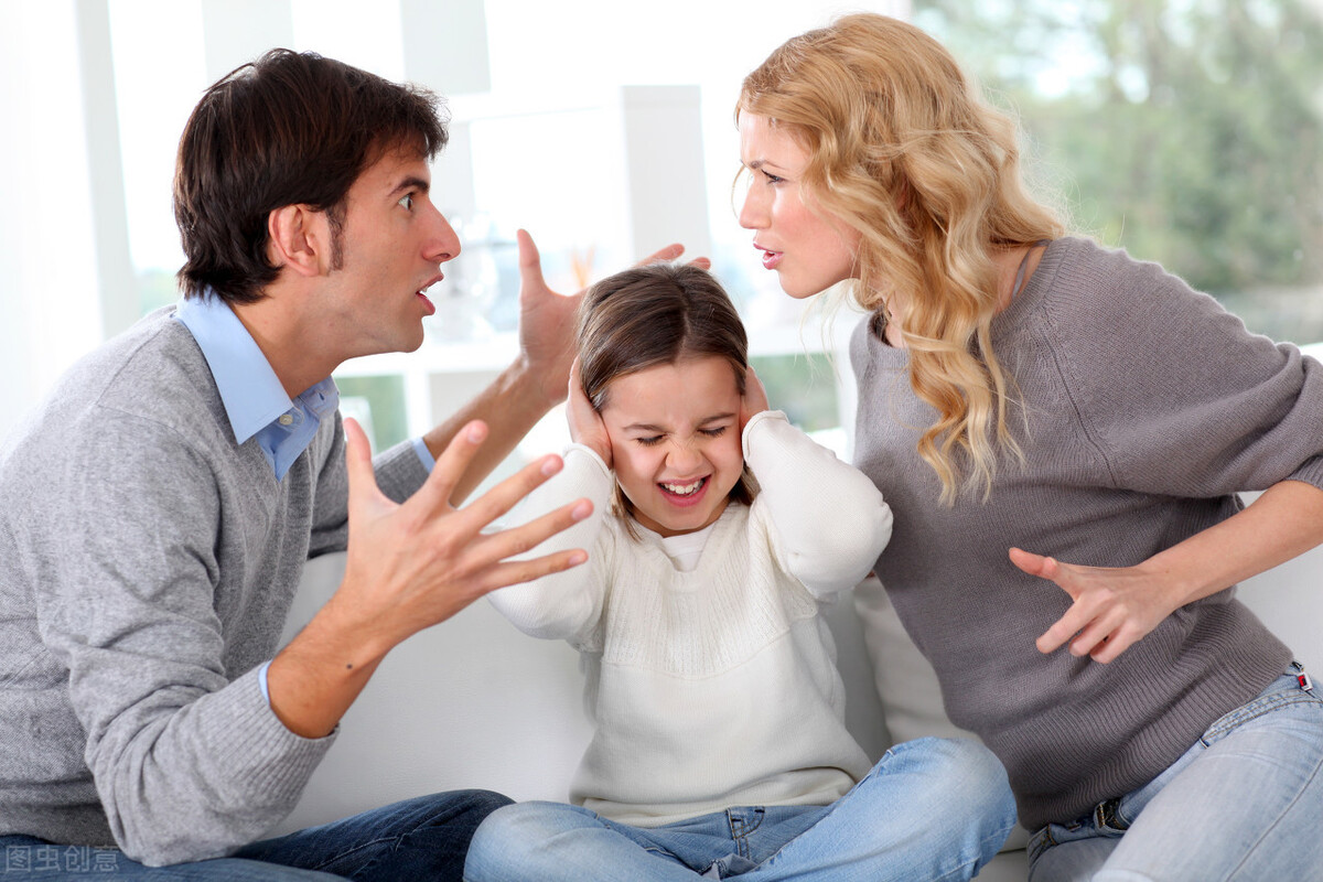 虽然没离婚，孩子爸爸却不肯承担抚养义务，能起诉他吗？