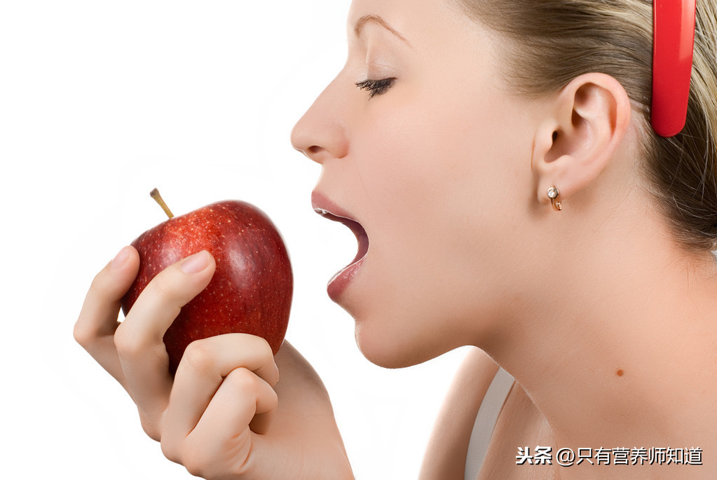 长期坚持吃苹果，医生真的能远离我？吃苹果有什么好处？