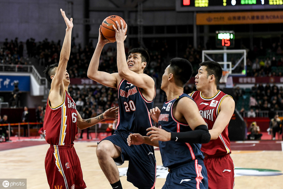 cba兄弟在哪里(CBA双胞胎兄弟再同框！各为其主赛场交锋队友都花眼)