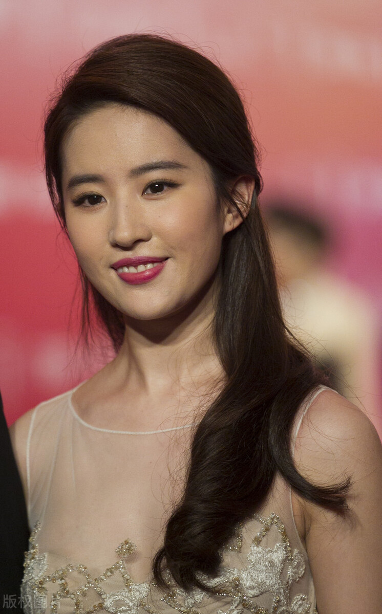 Hu Ge refutes a rumor marry with Liu Yifei, agent of introduced from the northern and western nationalities or from abroad song: False, 