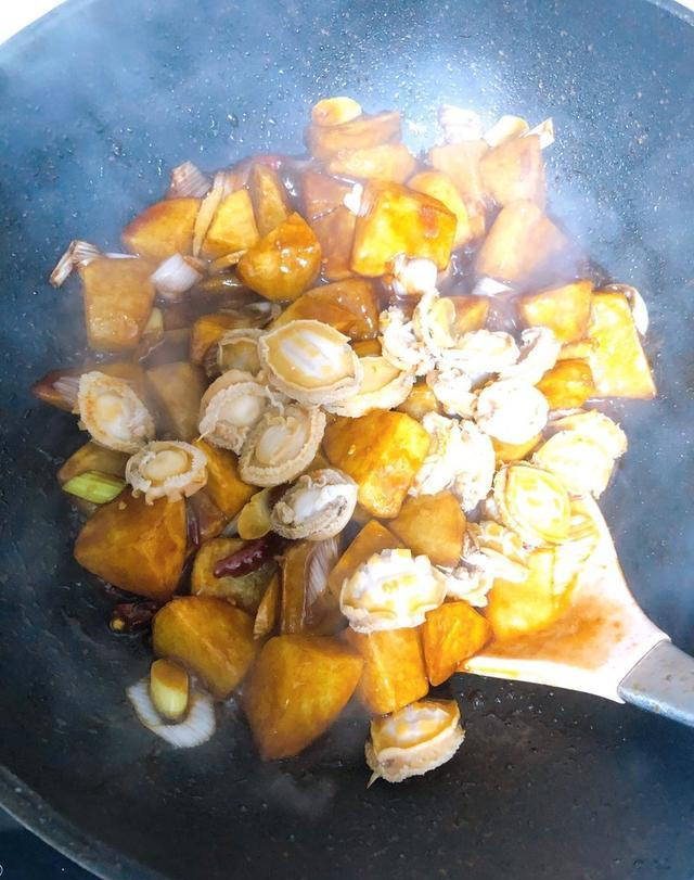 冷冻即食小鲍鱼这样做法 爽口软糯 汁浓味香 非常美味的家常菜