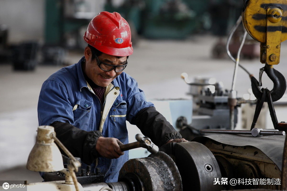 中国制造业现状，我们不缺高学历，更缺高级技工和愿意干技工的人