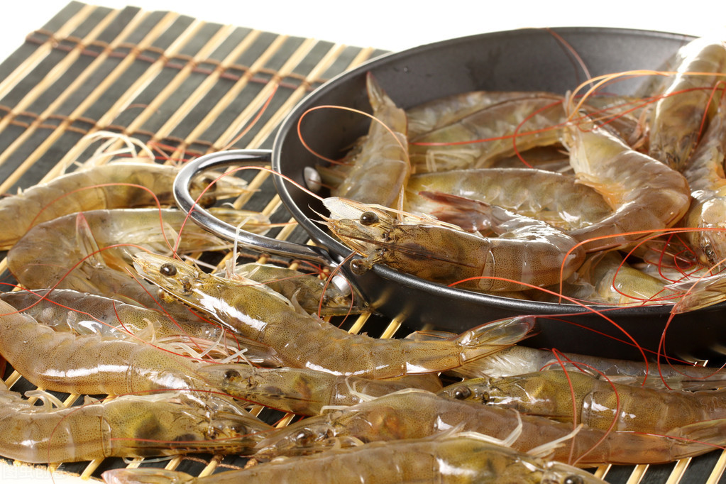 南美白虾、三文鱼…为什么疫情爆发都和水产有关？怎样吃才安全？