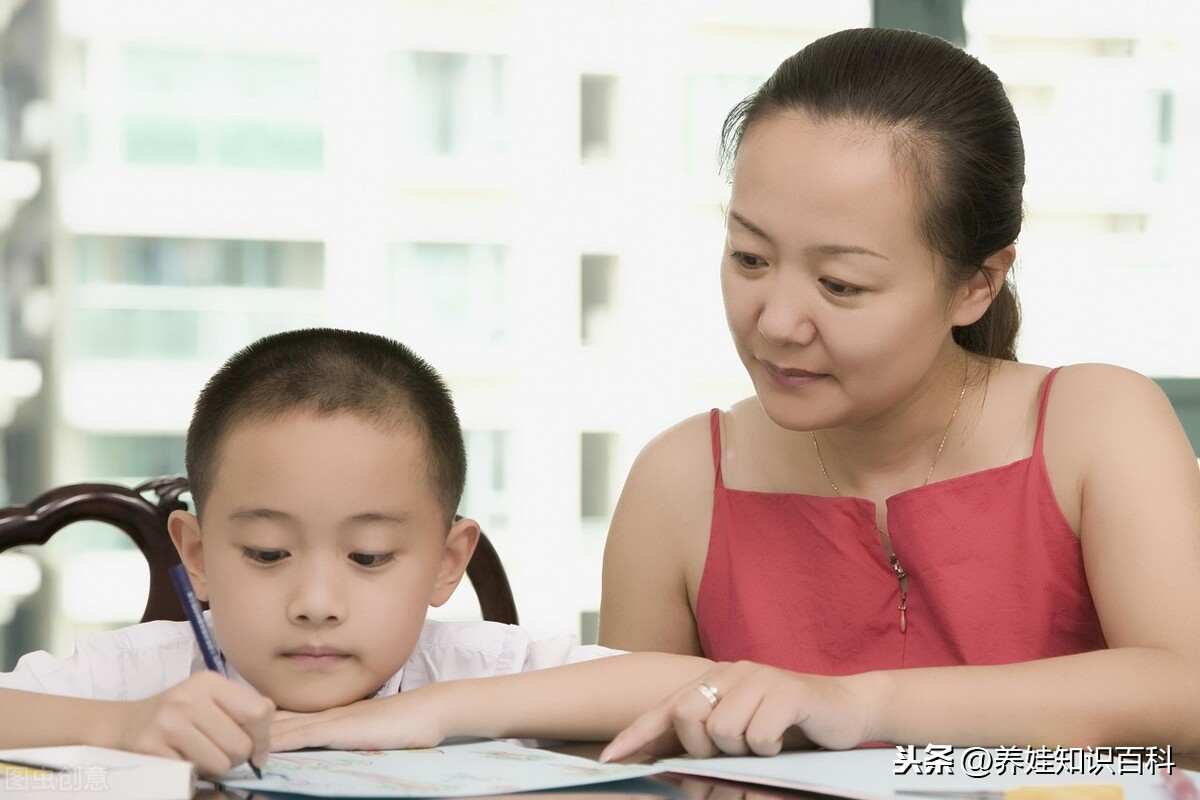 如何教育孩子养成良好的学习习惯，父母的陪伴是最重要的 亲子教育 蓝灵育儿网