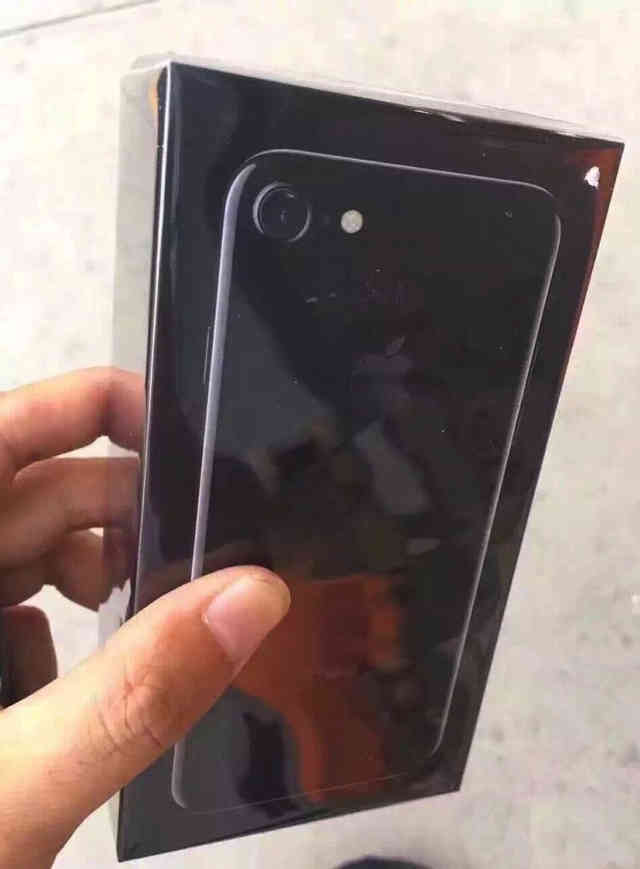 客戶曬iPhone 7亮黑版拆箱：果真很尤其！