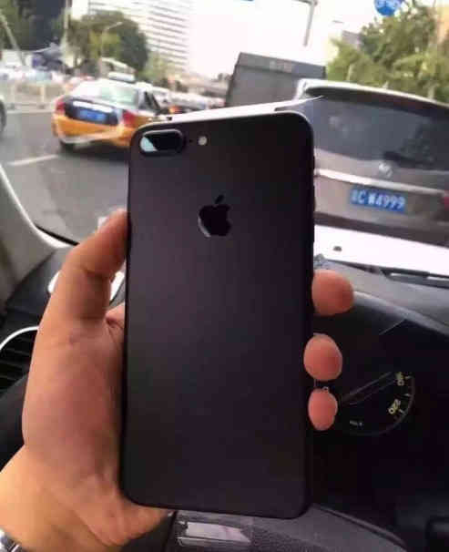 客户晒iPhone 7亮黑版拆箱：果真很尤其！