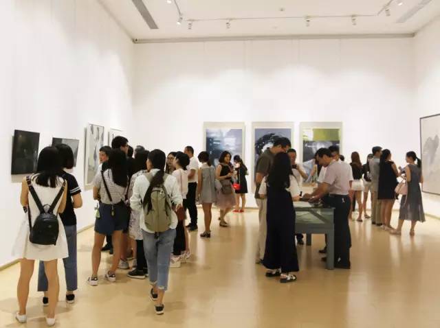 开幕现场丨新象——江汉大学艺术硕士师生作品展在汤湖美术馆开幕