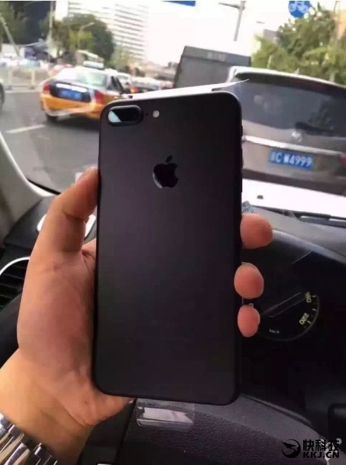 iPhone 7亮黑版拆箱：果真不同寻常
